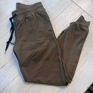 ZYIA Olive Unwind Joggers (medium)